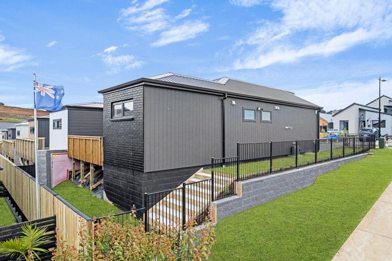 Photo of property in 1 Taukahiwi Road, Pukekohe, 2120