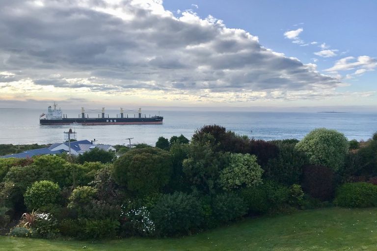 Photo of property in 16 Ward Parade, Bluff, 9814