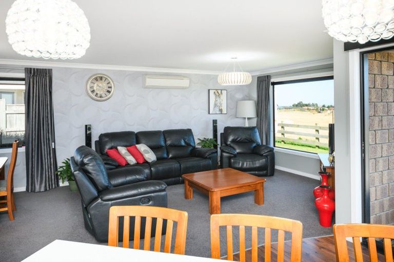 Photo of property in 23 Silicon Way, Fitzherbert, Palmerston North, 4410