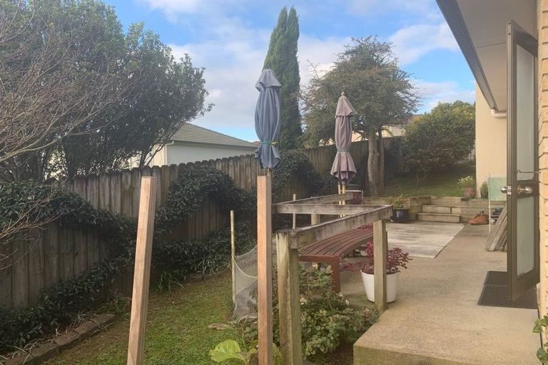 Photo of property in 41 Bluebird Crescent, Unsworth Heights, Auckland, 0632