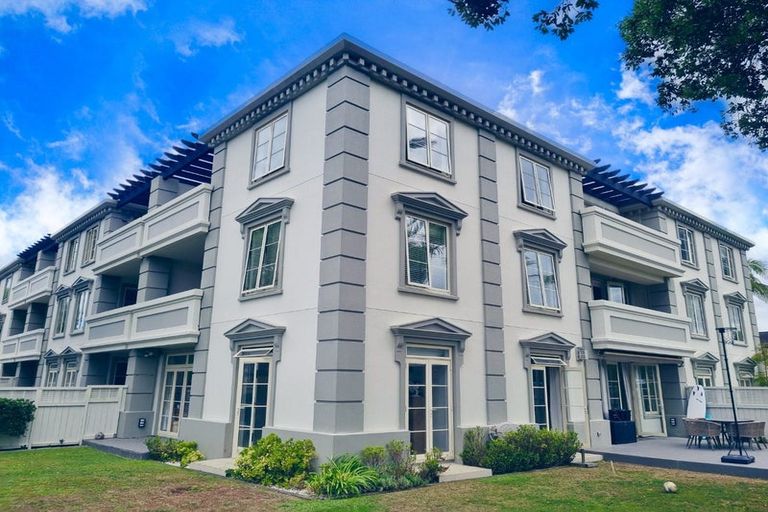 Photo of property in The Georgian, 2/8 Sidmouth Street, Mairangi Bay, Auckland, 0630