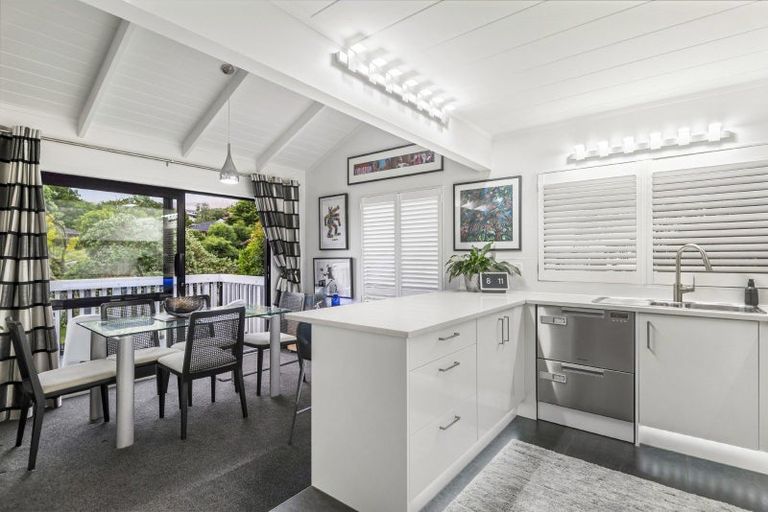 Photo of property in 3 Sandiacre Way, Browns Bay, Auckland, 0630