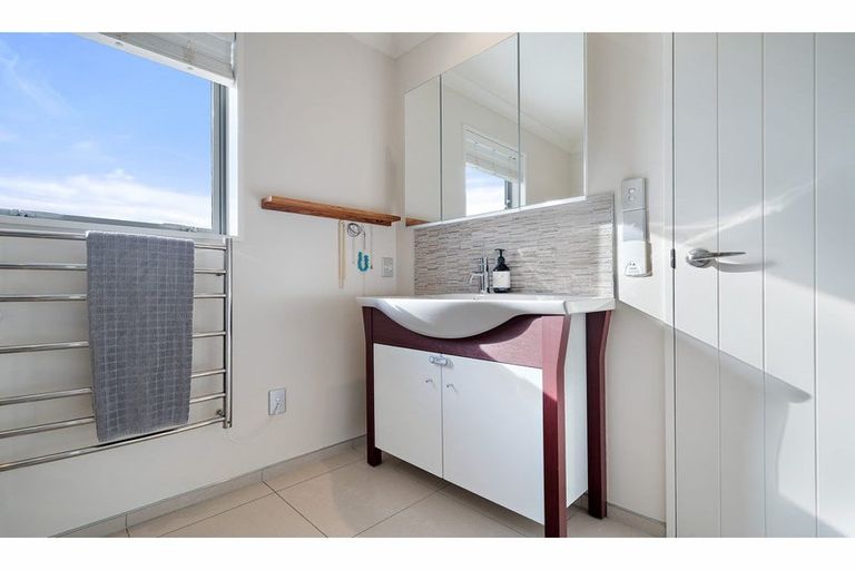 Photo of property in 12 Springwater Avenue, Northwood, Christchurch, 8051