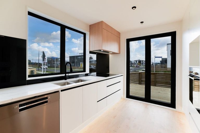 Photo of property in 18 Corporal Street, Papakura, 2110