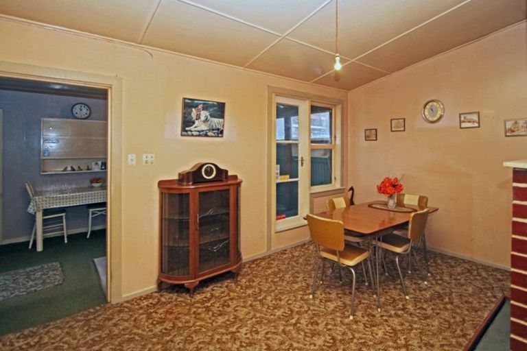 Photo of property in 25 Milton Road, Bluff Hill, Napier, 4110