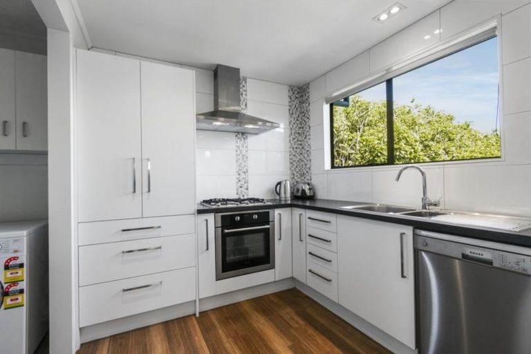 Photo of property in 5 Waipounamu Drive, Kelson, Lower Hutt, 5010