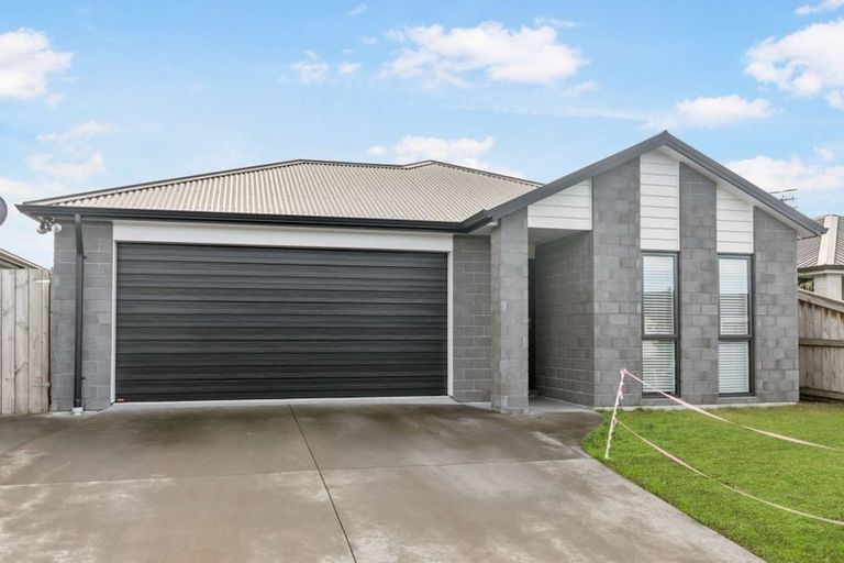 Photo of property in 32 Marion Crescent, Papamoa Beach, Papamoa, 3118