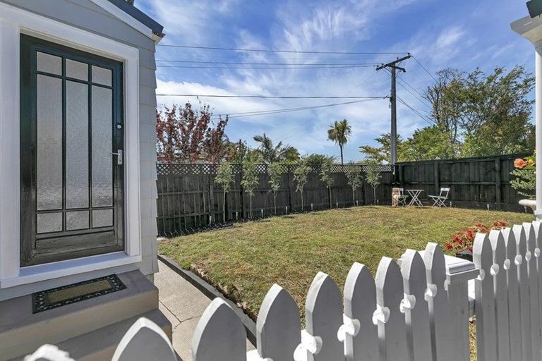 Photo of property in 31 Mahara Avenue, Birkenhead, Auckland, 0626