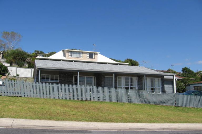 Photo of property in 2/16 Manuwai Road, Torbay, Auckland, 0630