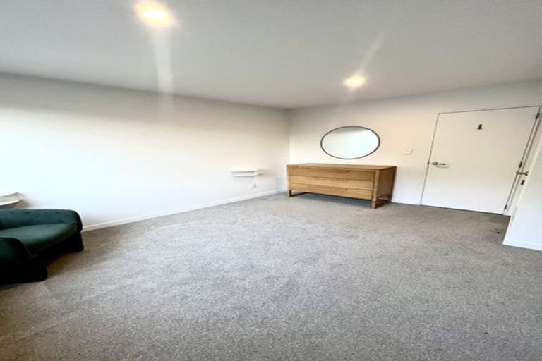 Photo of property in 37 Rua Kai Way, Brooklyn, Wellington, 6021