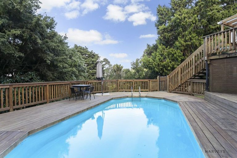 Photo of property in 903 West Coast Road, Waiatarua, Auckland, 0604