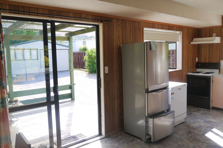 Photo of property in 8 Susan Lane, Kinloch, Taupo, 3377