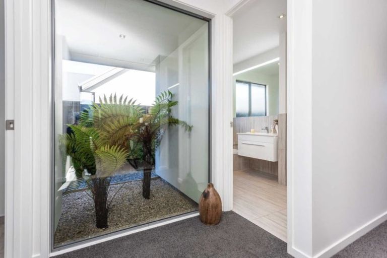 Photo of property in 17 Waterstock Way, Parklands, Christchurch, 8083