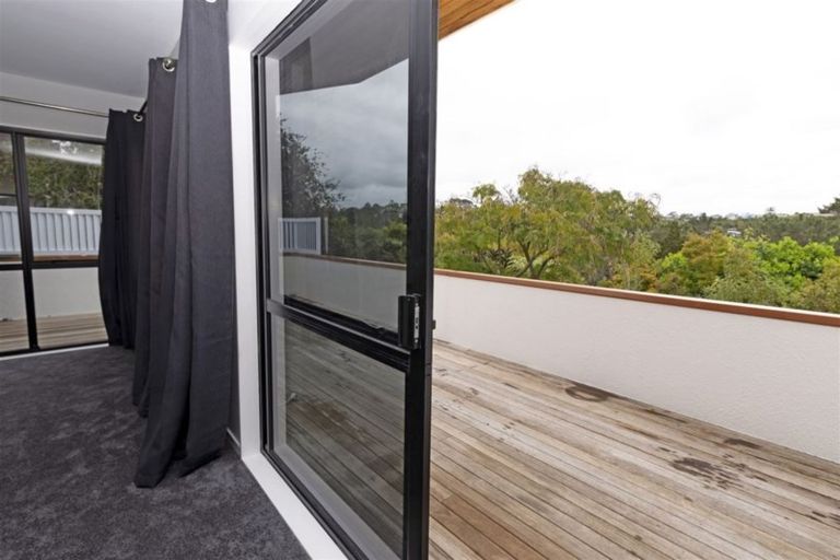 Photo of property in 4/61 Sunrise Avenue, Murrays Bay, Auckland, 0630