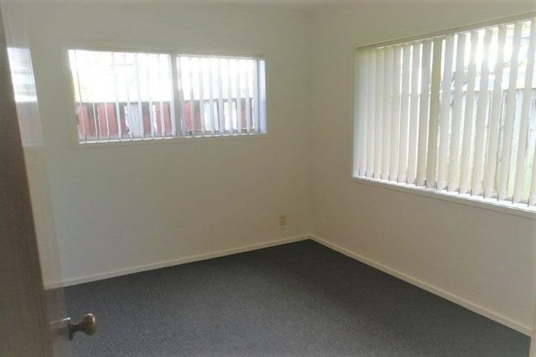 Photo of property in 18 Ramillies Place, Glenfield, Auckland, 0629