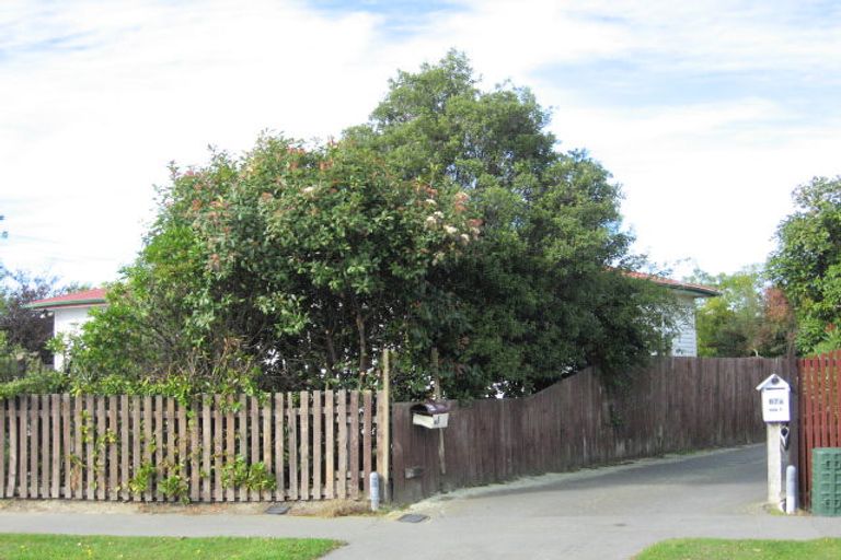 Photo of property in 2/87a Middlepark Road, Sockburn, Christchurch, 8042