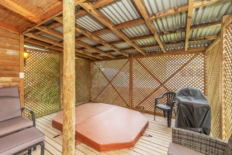 Photo of property in 382 Kimberley Road, Levin, 5571