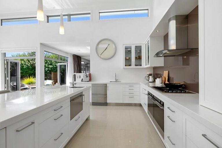 Photo of property in 3 St Andrews Parkway, Waiwhakaiho, New Plymouth, 4312