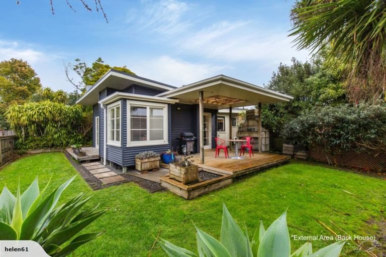 Photo of property in 22 Botany Road, Howick, Auckland, 2010