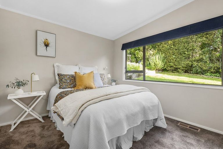 Photo of property in 100 Larsen Crescent, Tawa, Wellington, 5028