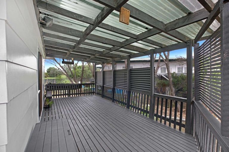 Photo of property in 1/26 Te Moau Avenue, Parakai, 0830