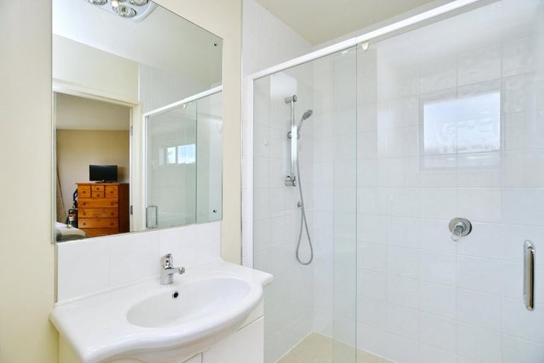 Photo of property in 27 Coolspring Way, Redwood, Christchurch, 8051