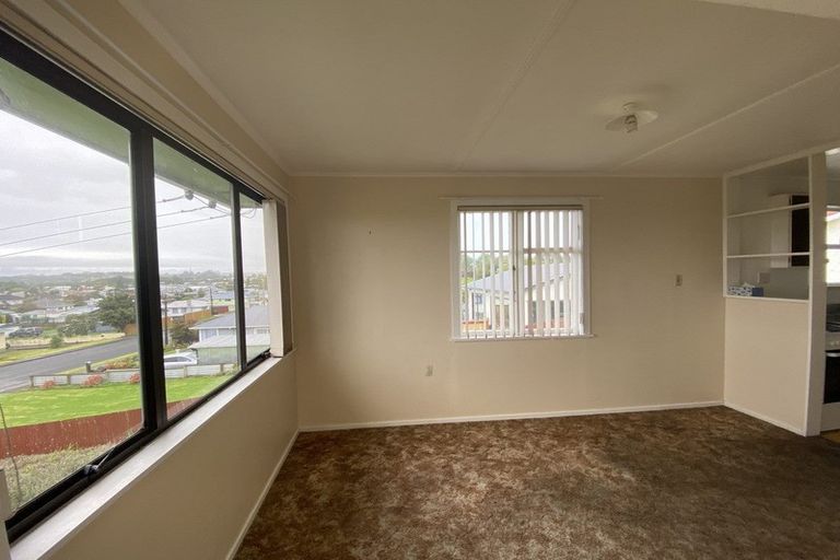 Photo of property in 75 Mould Street, Waitara, 4320