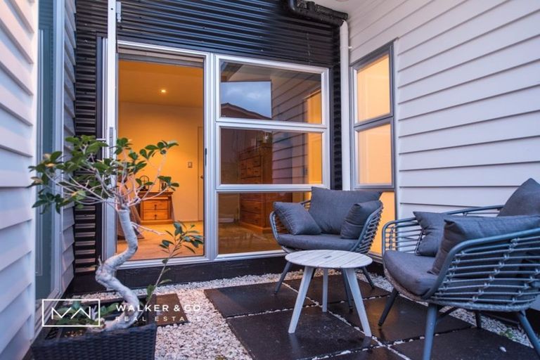 Photo of property in 17a Riverstone Drive, Riverstone Terraces, Upper Hutt, 5018