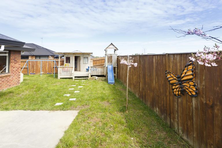 Photo of property in 7 Medallion Court, Kelvin Grove, Palmerston North, 4414