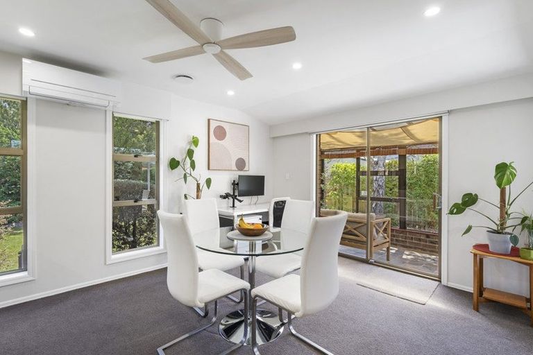 Photo of property in 2/54 Heretaunga Square, Silverstream, Upper Hutt, 5019