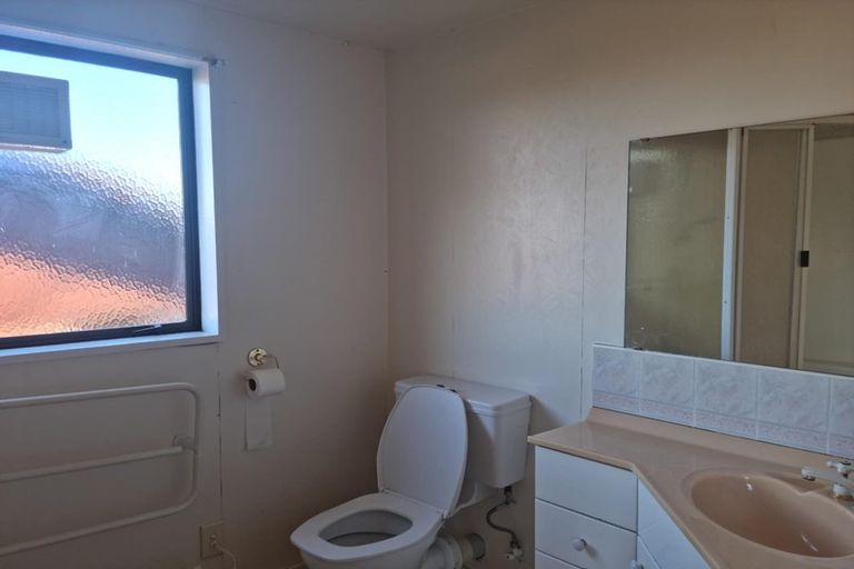 Photo of property in 17 Tintern Avenue, Avonhead, Christchurch, 8042