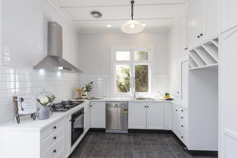 Photo of property in 53 Limbrick Street, Terrace End, Palmerston North, 4410