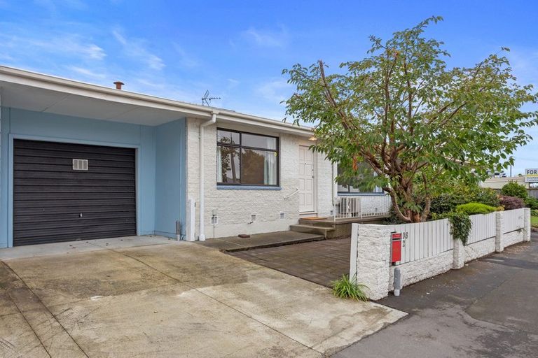 Photo of property in 2/108 Staveley Street, Avonhead, Christchurch, 8042