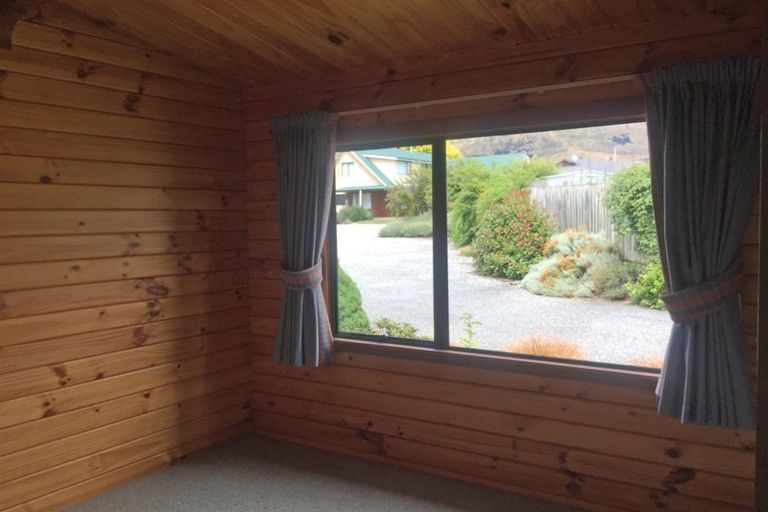 Photo of property in 21 Meadowstone Drive, Wanaka, 9305