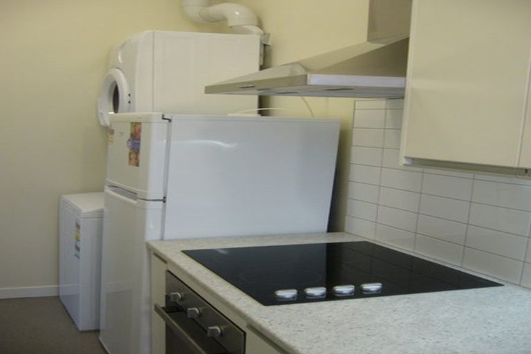 Photo of property in 4 Hawker Street, Mount Victoria, Wellington, 6011