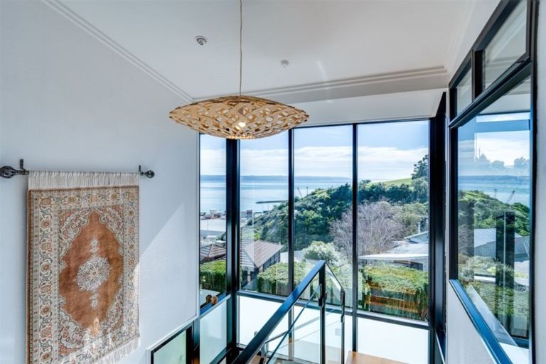 Photo of property in 3a Seapoint Road, Bluff Hill, Napier, 4110