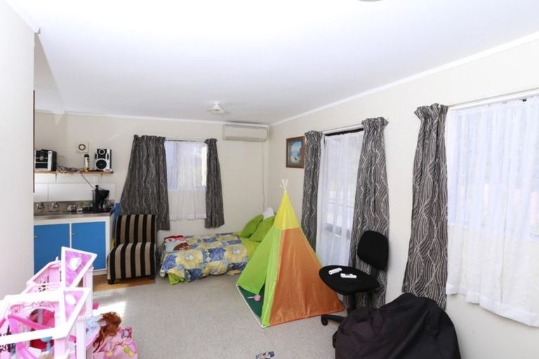 Photo of property in 4a Heath Street, St Andrews, Hamilton, 3200