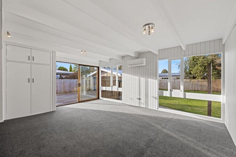 Photo of property in 26 Liverton Crescent, Bishopdale, Christchurch, 8053