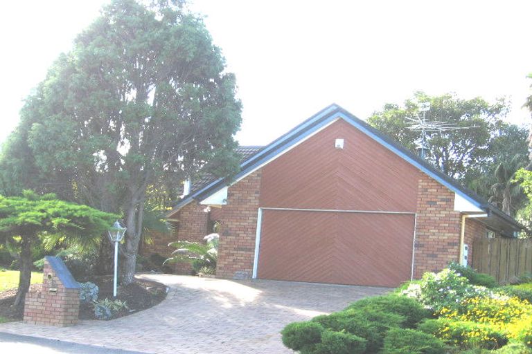 Photo of property in 16 Currell Way, Somerville, Auckland, 2014