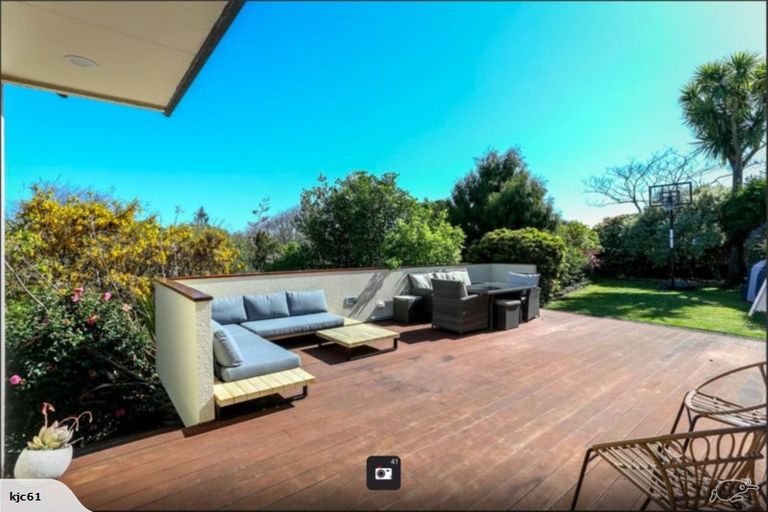 Photo of property in 7 Sequoia Grove, Merrilands, New Plymouth, 4312