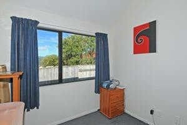 Photo of property in 9a Ormrod Grove, Riverstone Terraces, Upper Hutt, 5018