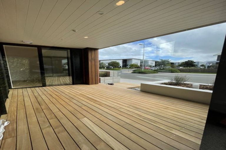 Photo of property in 1/85 Bomb Point Drive, Hobsonville, Auckland, 0616