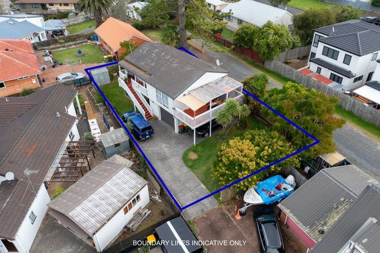Photo of property in 2/23 Beihlers Road, Weymouth, Auckland, 2103