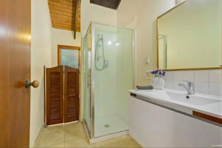 Photo of property in 20 Braemar Road, Castor Bay, Auckland, 0620