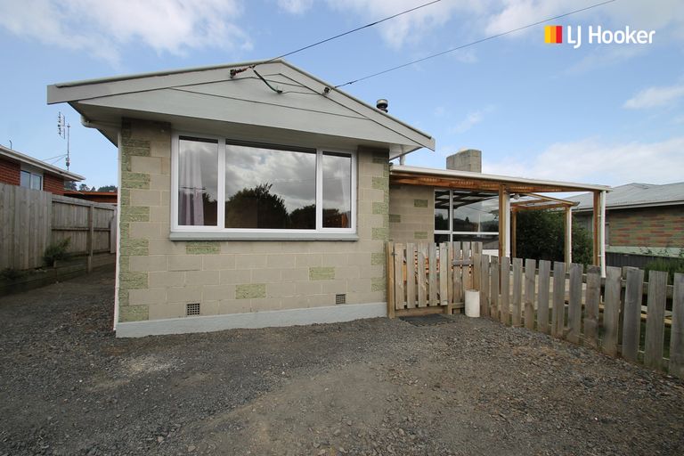 Photo of property in 11 Westland Street, Green Island, Dunedin, 9018