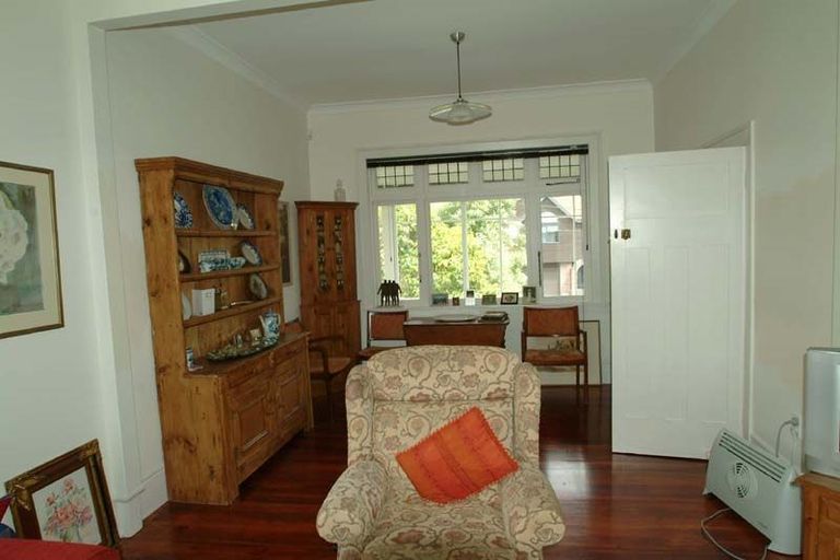 Photo of property in 19 Glen Road, Kelburn, Wellington, 6012