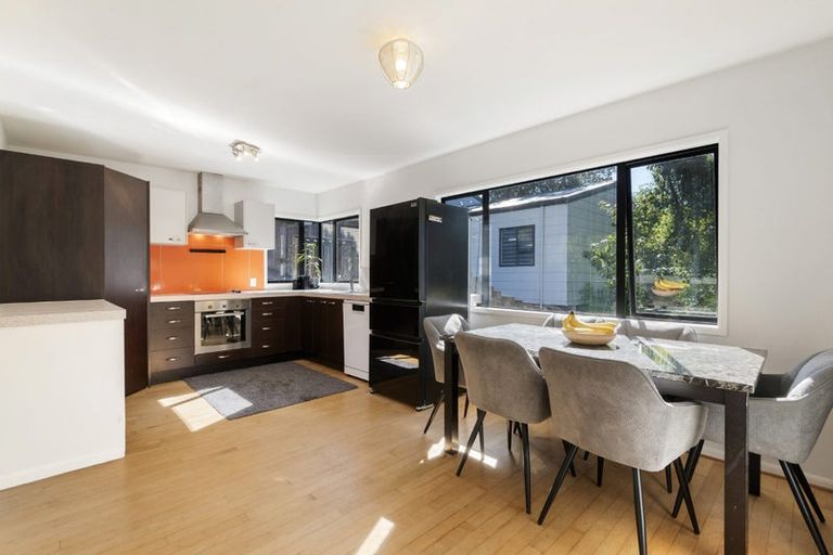 Photo of property in 2/19 Fordham Street, Beach Haven, Auckland, 0626