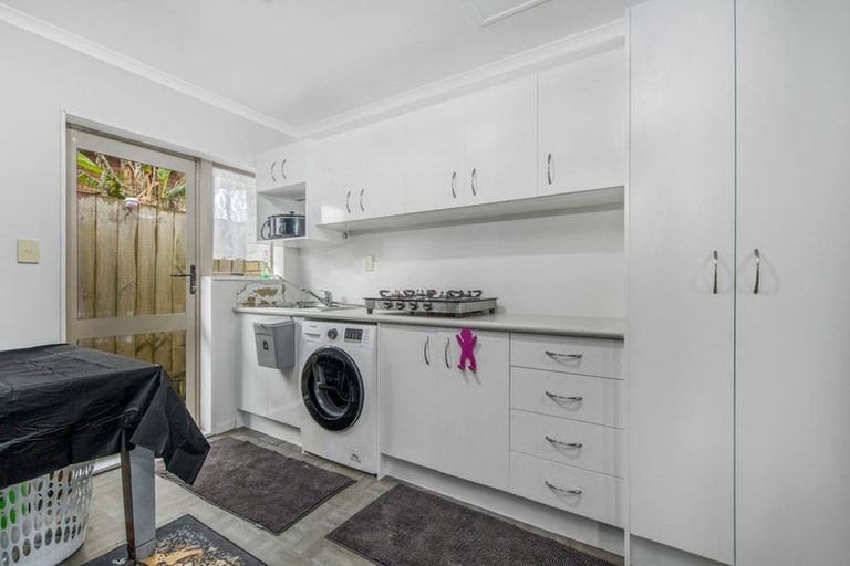 Photo of property in 9 Neesons Way, Glendene, Auckland, 0602