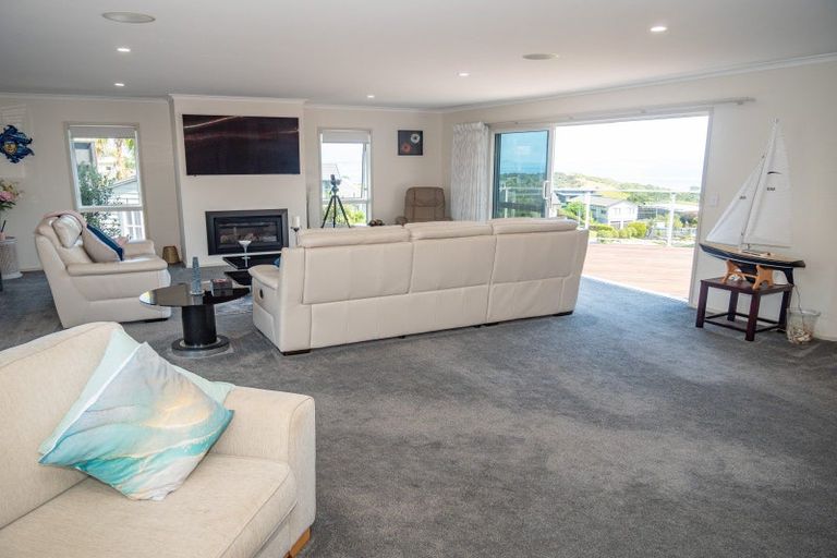 Photo of property in 11 Midgard Road, Coopers Beach, 0420