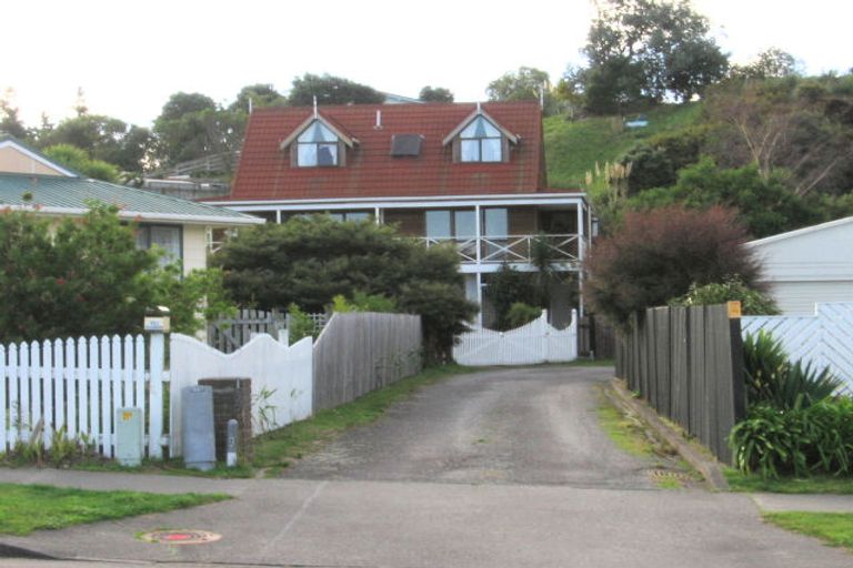 Photo of property in 135 Weggery Drive, Waikanae Beach, Waikanae, 5036